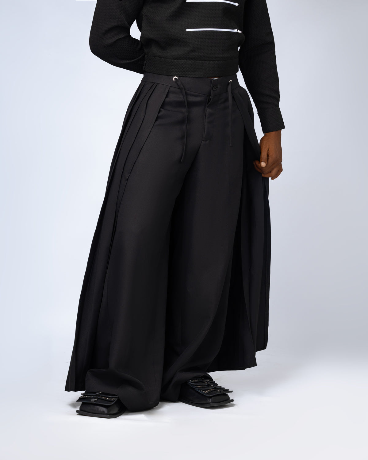 The Noir Reign Set